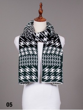 Houndstooth Pattern Scarf